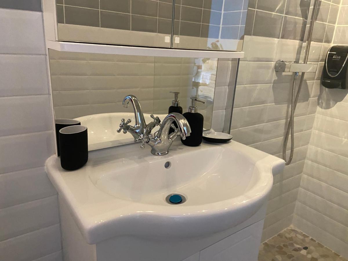 Bed and Breakfast Esprit Etape Saint-Barthélemy-de-Vals Exterior foto